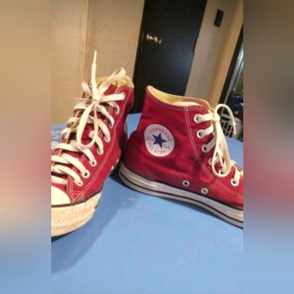 Maroon converse 10 womens